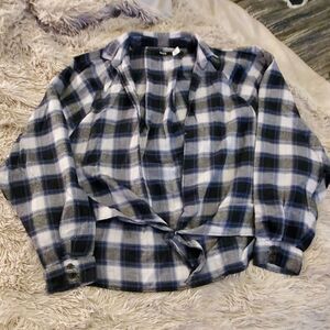 Blue, black & white checkered flannel BDG top